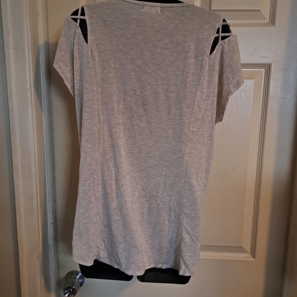 Dept 22 T- shirt blouse size small 5/$25 - Picture 2 of 3